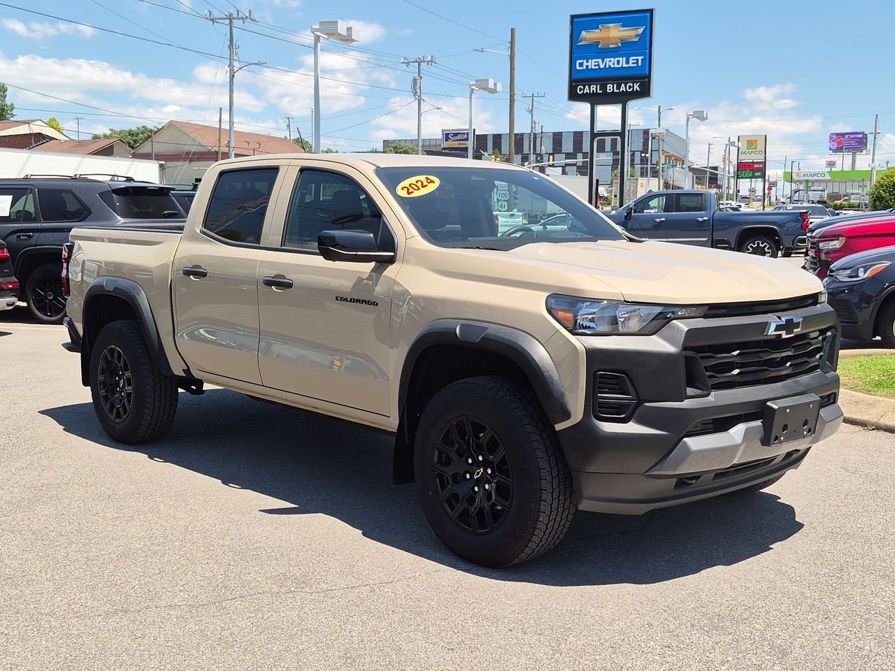 Used 2024 Chevrolet Colorado Trail Boss w/ Technology Package AWD/4WD image 2