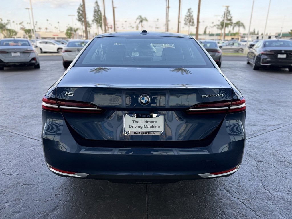 Used 2025 BMW i5 eDrive40i w/ Premium Package image 4