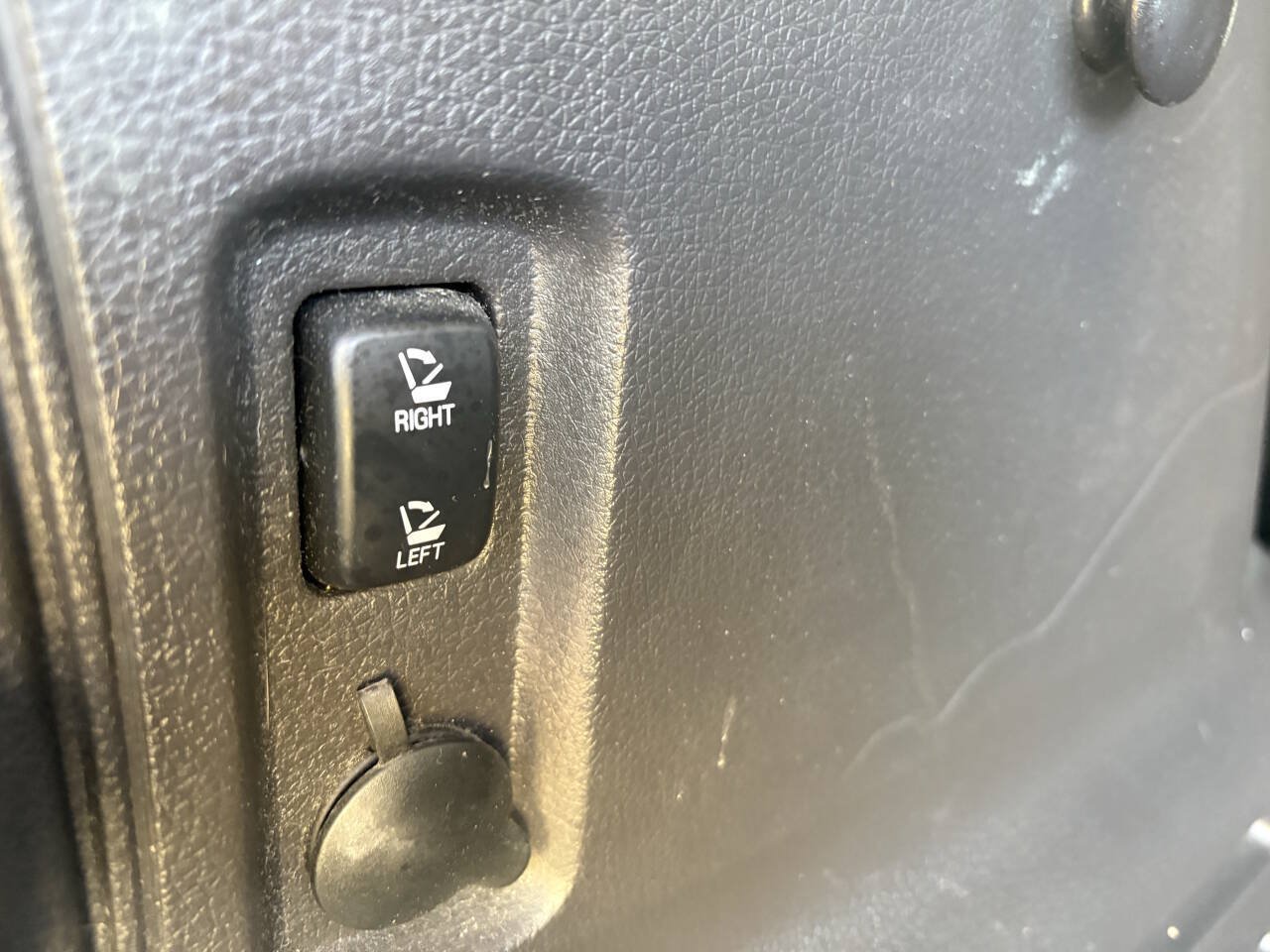 Used 2014 Lincoln MKX AWD w/ Equipment Group 102A image 22