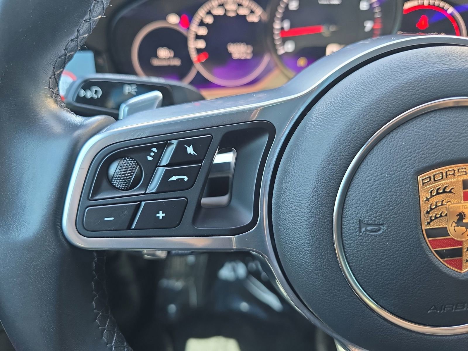 Certified 2023 Porsche Cayenne AWD/4WD image 17