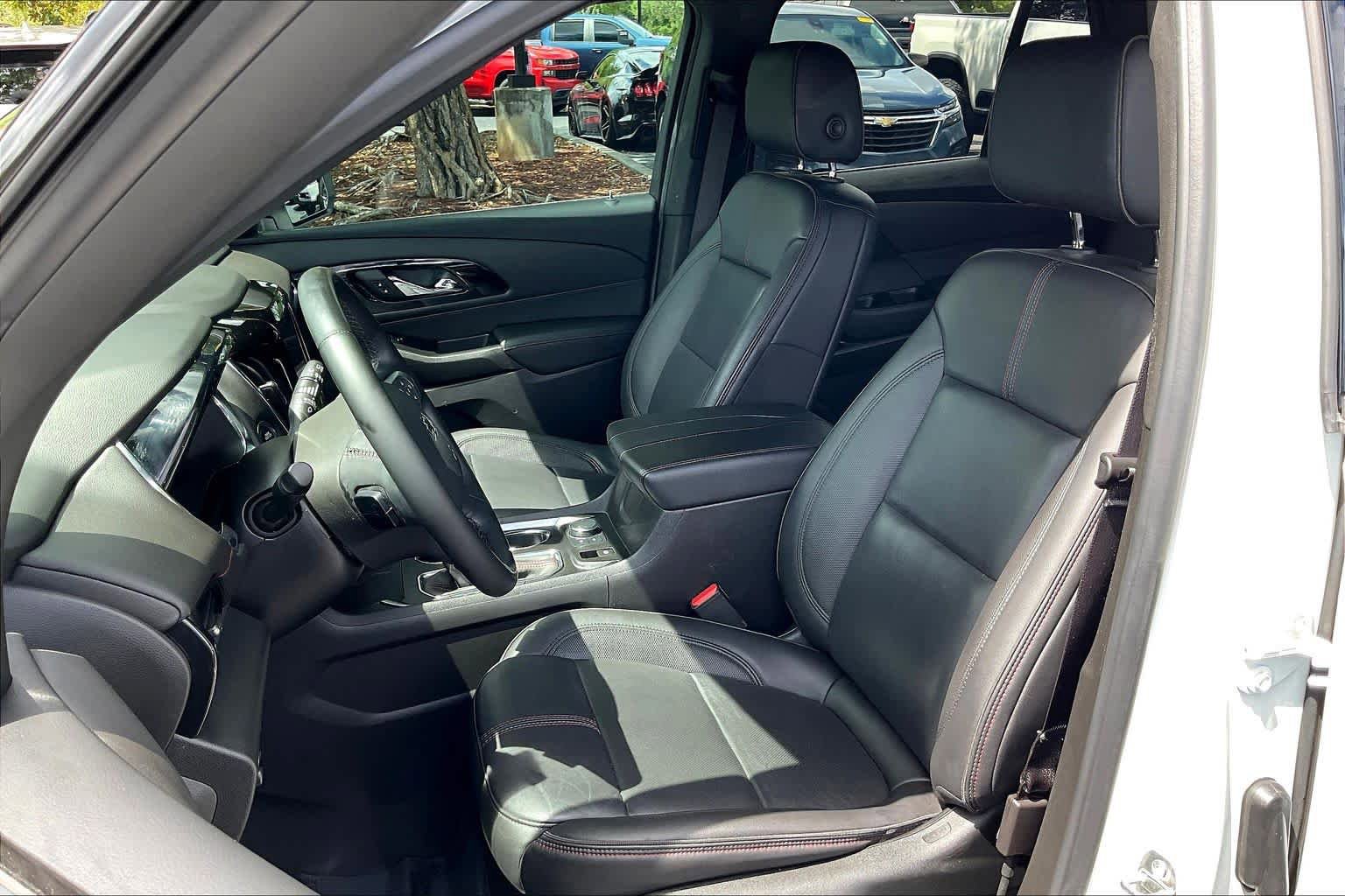 Certified 2023 Chevrolet Traverse RS FWD image 24