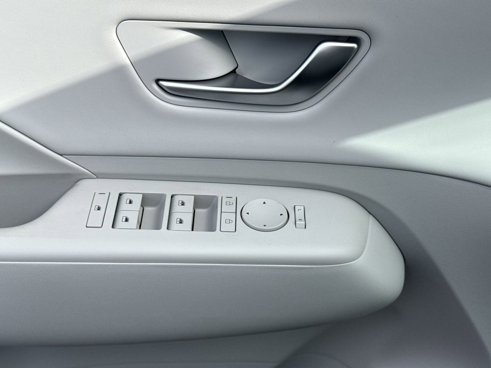 New 2026 Hyundai Kona SEL Premium image 15