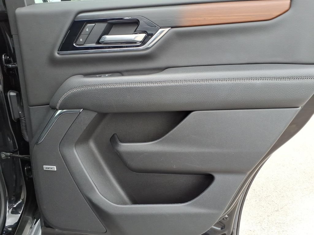 Used 2025 GMC Yukon Denali RWD image 15