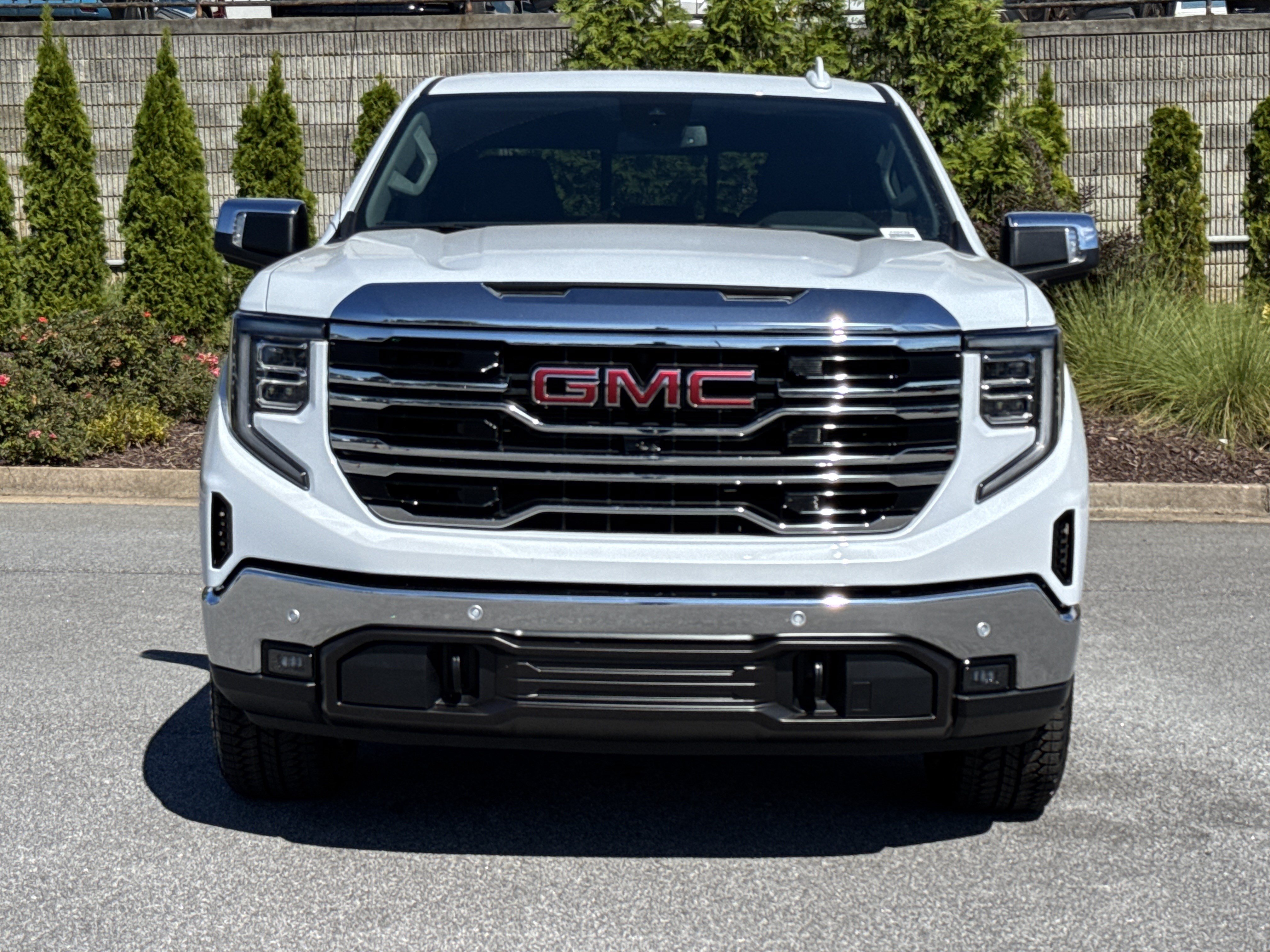 New 2026 GMC Sierra 1500 SLT AWD/4WD image 3