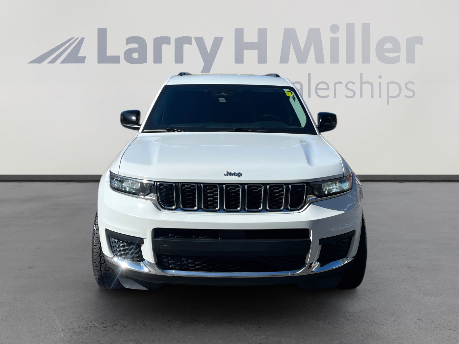 Used 2021 Jeep Grand Cherokee L Laredo w/ Luxury Tech Group I AWD/4WD image 8