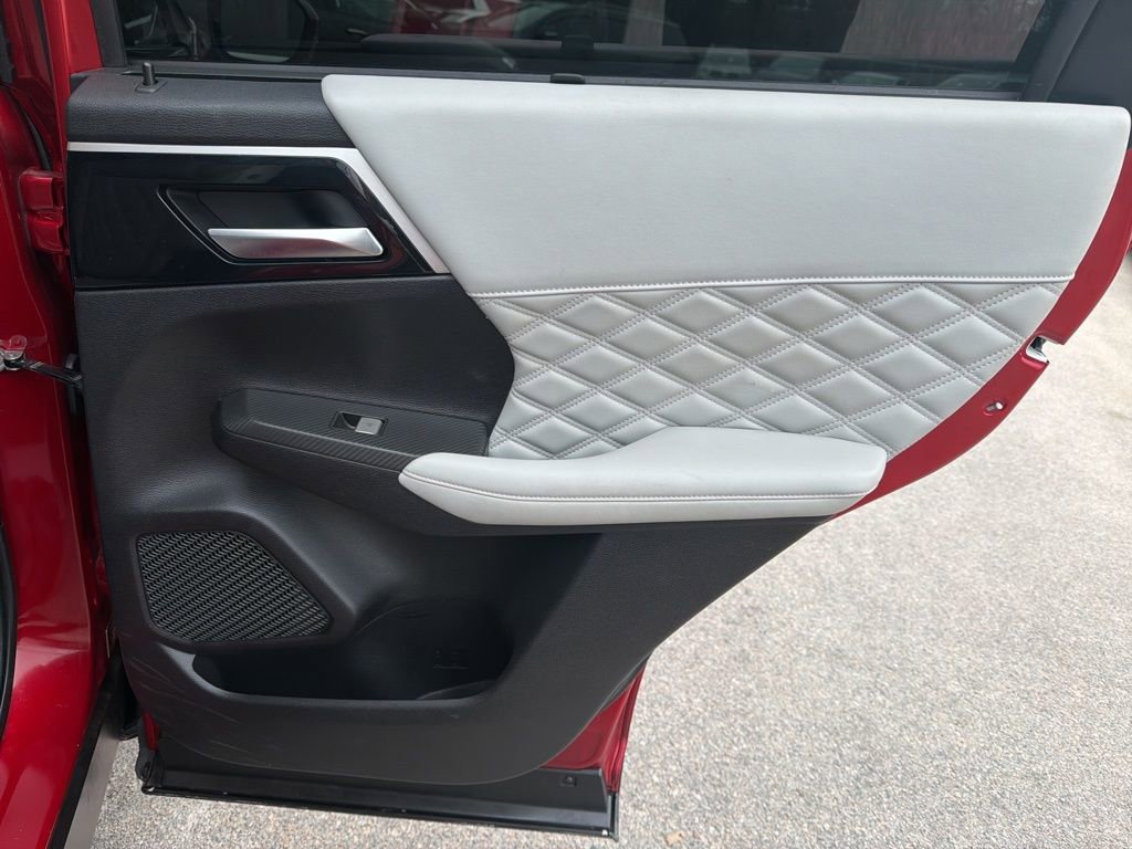 Used 2024 Mitsubishi Outlander SEL image 28