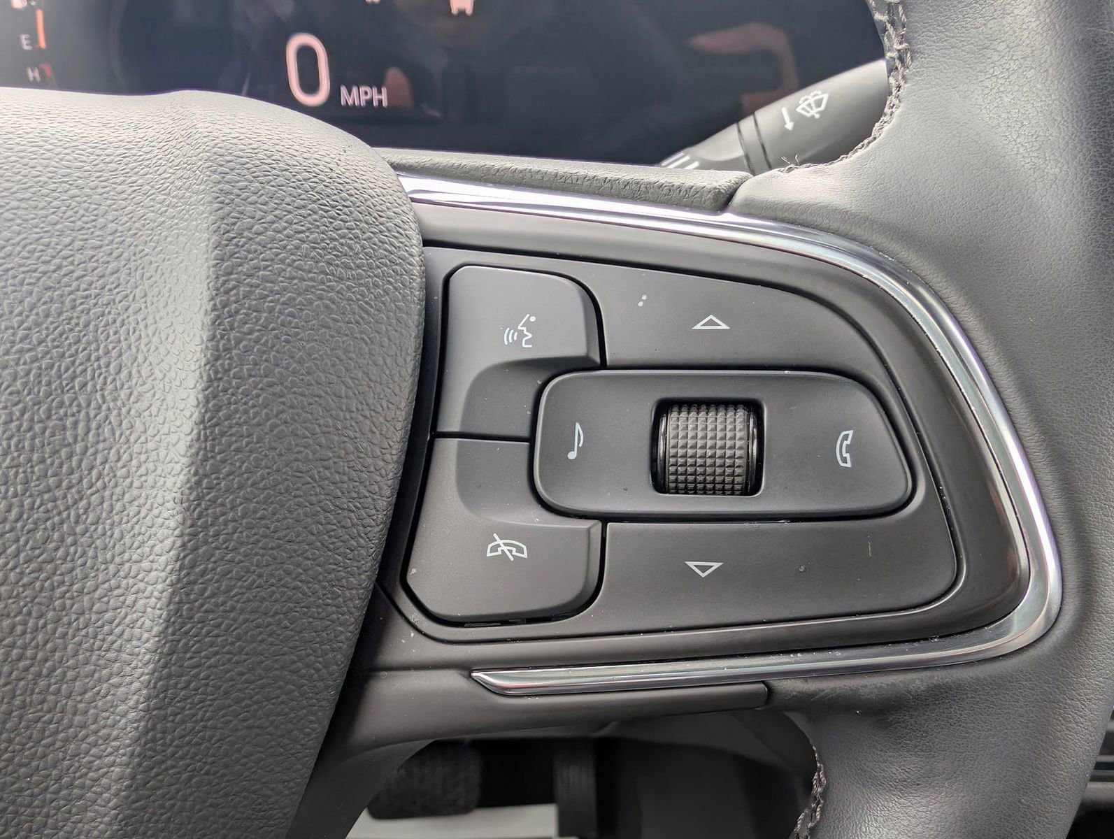 Certified 2025 Buick Envista Avenir image 16