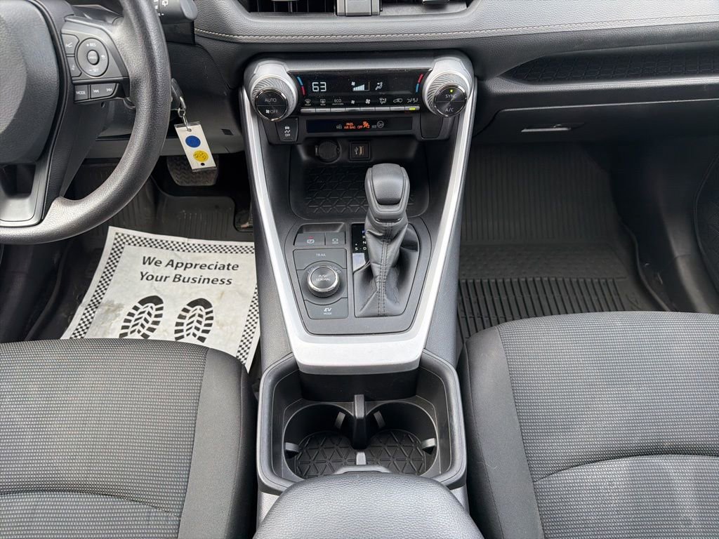 Used 2024 Toyota RAV4 LE image 16