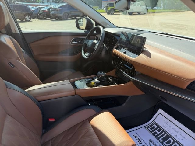 Used 2025 Nissan Rogue Platinum w/ Platinum Premium Package FWD image 16