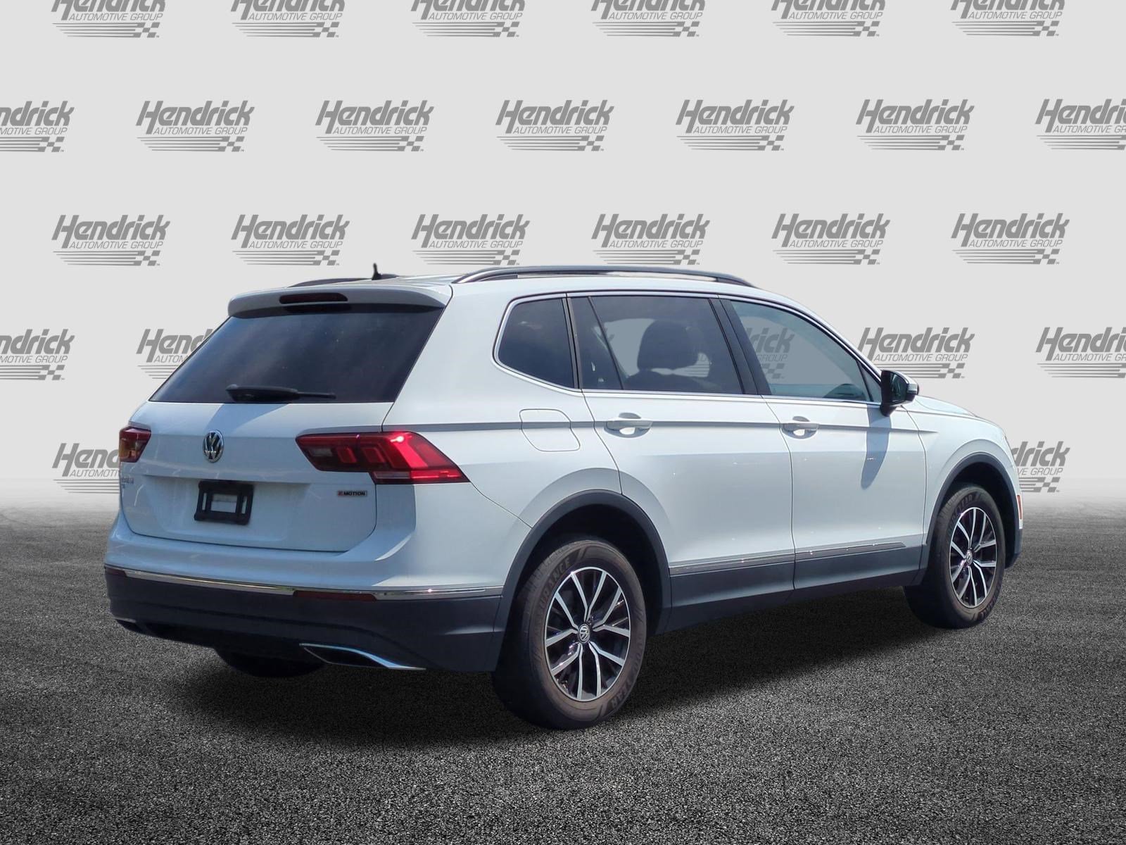 Used 2021 Volkswagen Tiguan SE w/ Panoramic Sunroof Package AWD/4WD image 10
