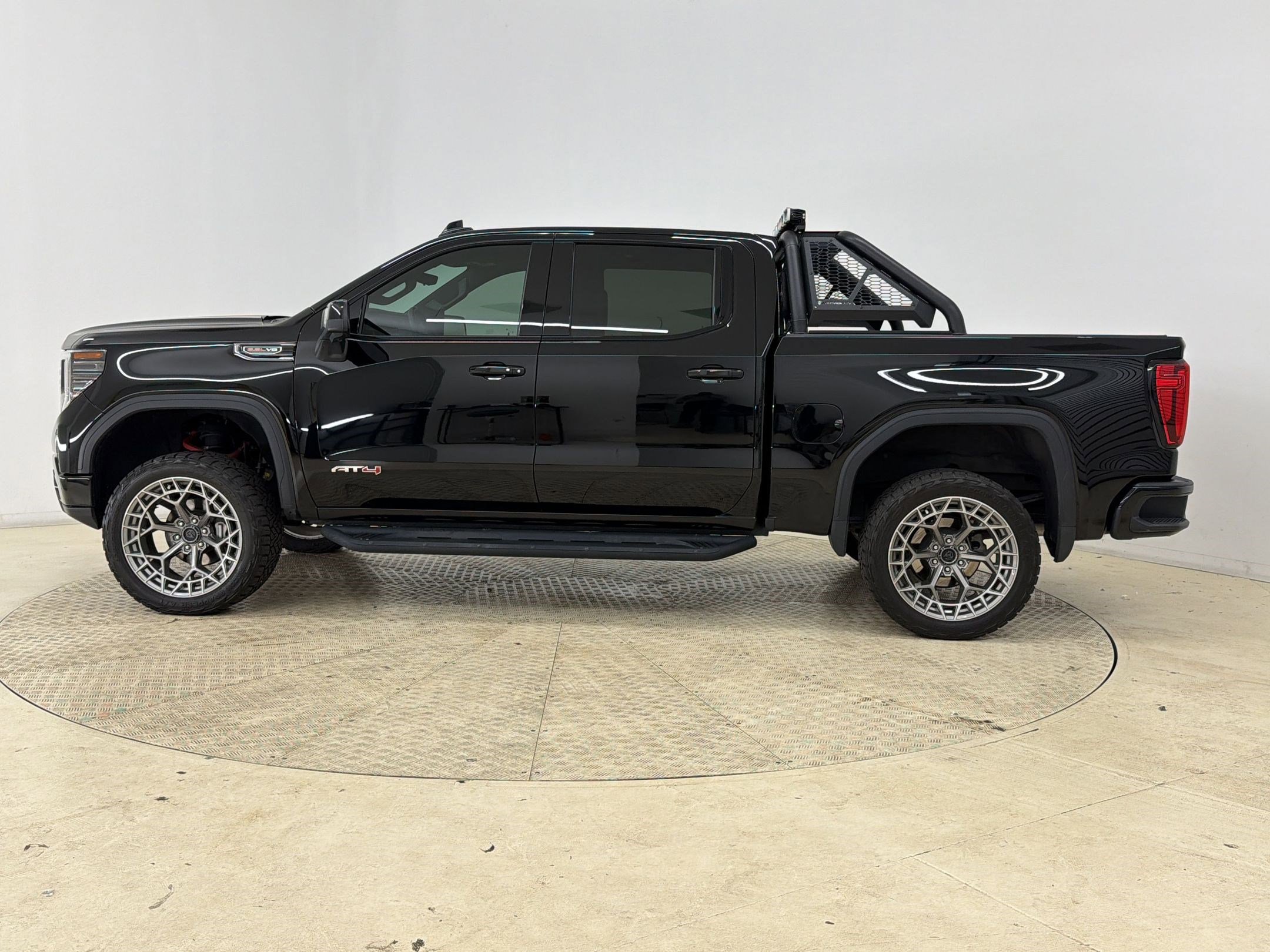 Used 2024 GMC Sierra 1500 AT4 w/ Technology Package AWD/4WD video 2