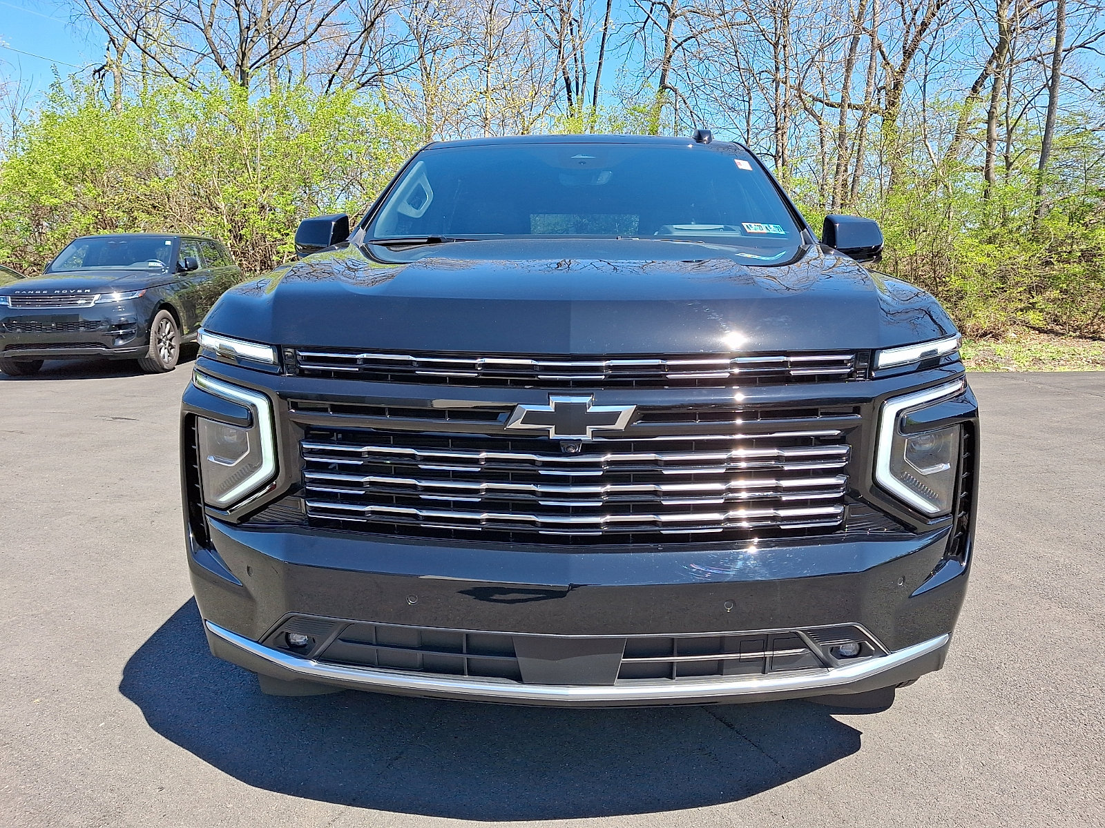 Used 2025 Chevrolet Tahoe High Country AWD/4WD image 9