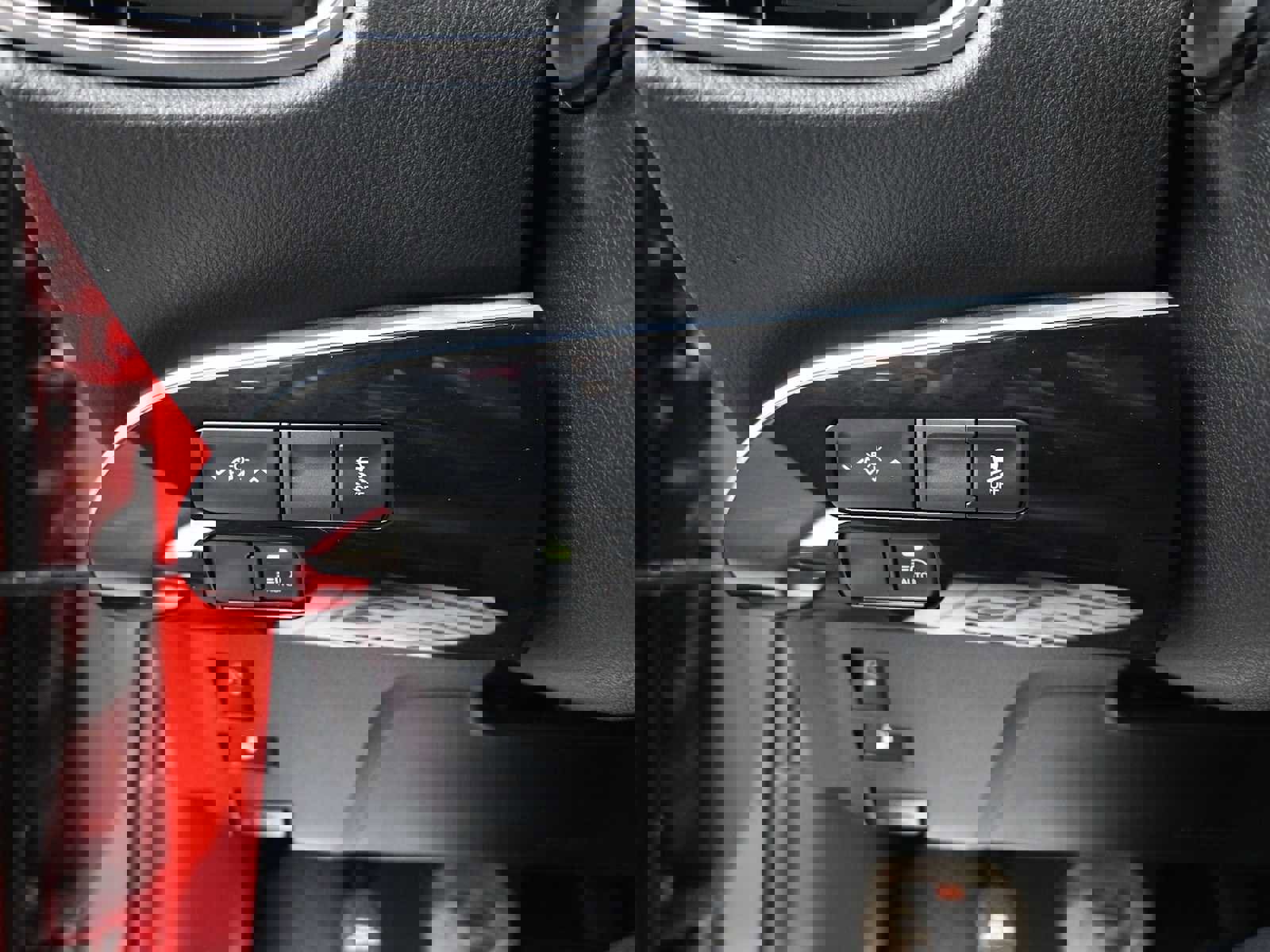 Used 2022 Toyota Prius Prime XLE image 10