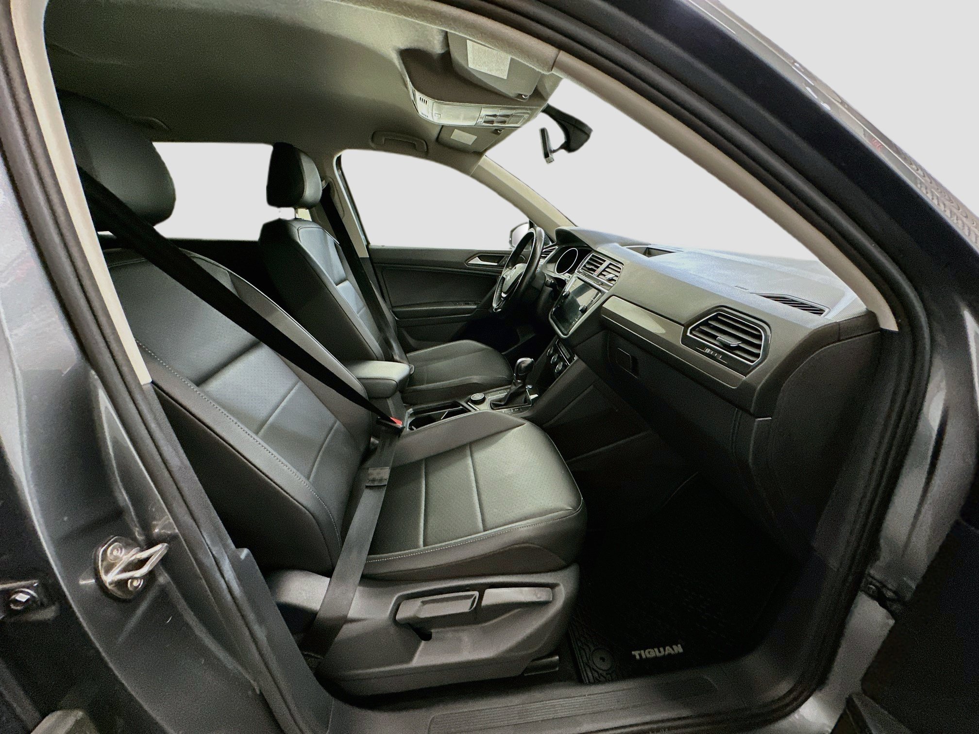 Used 2019 Volkswagen Tiguan SE AWD/4WD image 31