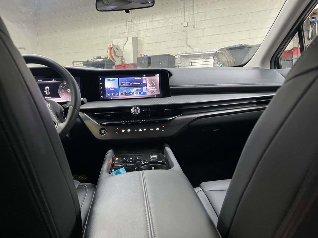 Certified 2025 Nissan Murano SV image 14