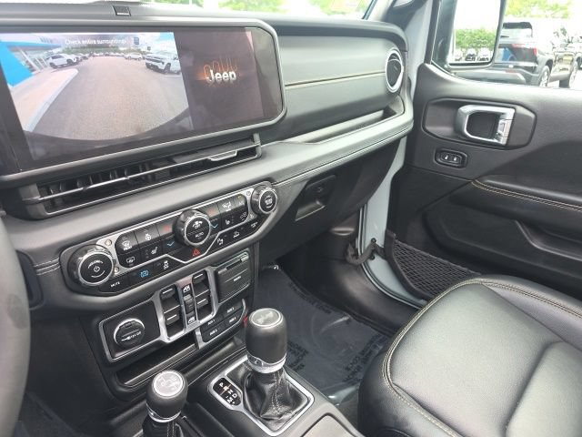 Used 2024 Jeep Wrangler Unlimited Sahara w/ Safety Group AWD/4WD image 23
