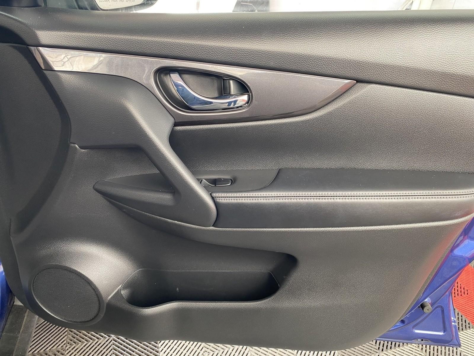 Used 2020 Nissan Rogue SV FWD image 7