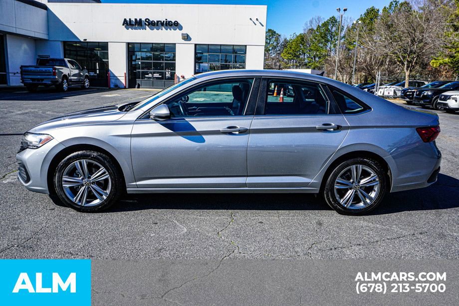 Used 2024 Volkswagen Jetta SE FWD image 7