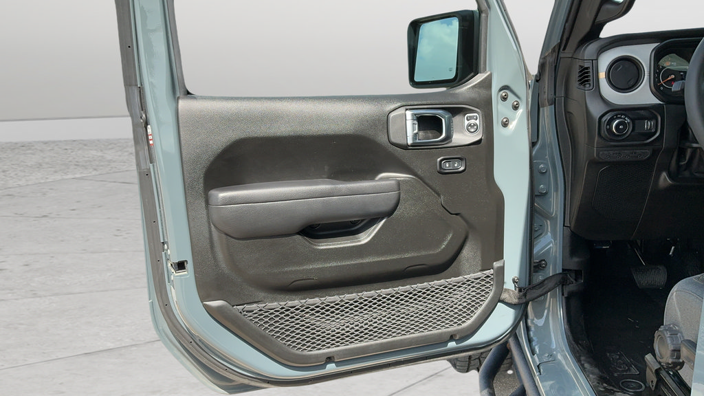 Used 2025 Jeep Wrangler Sport AWD/4WD image 16