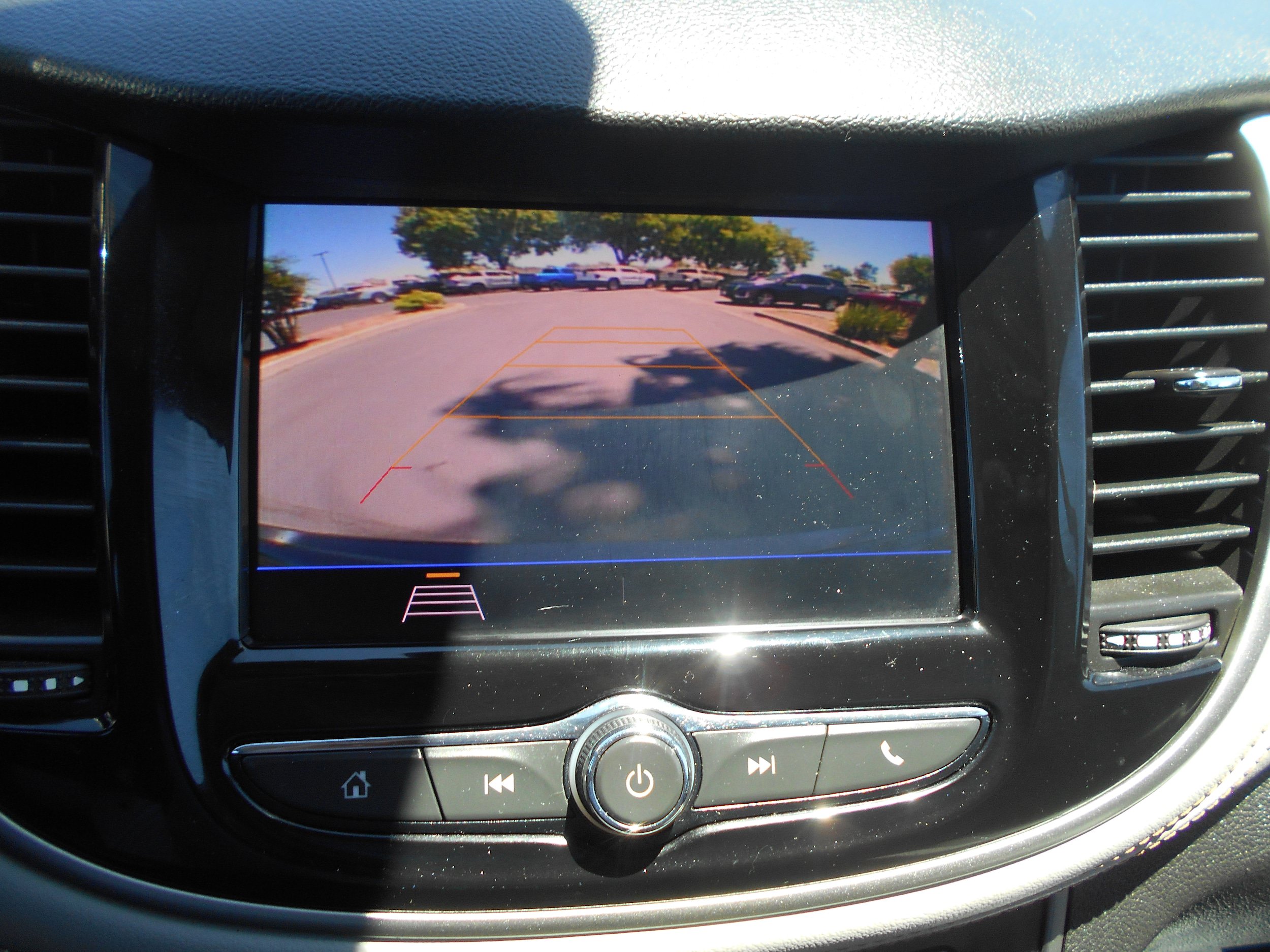 Used 2020 Chevrolet Trax LT FWD image 15