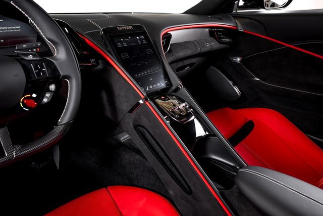 Used 2024 Ferrari Roma RWD image 32