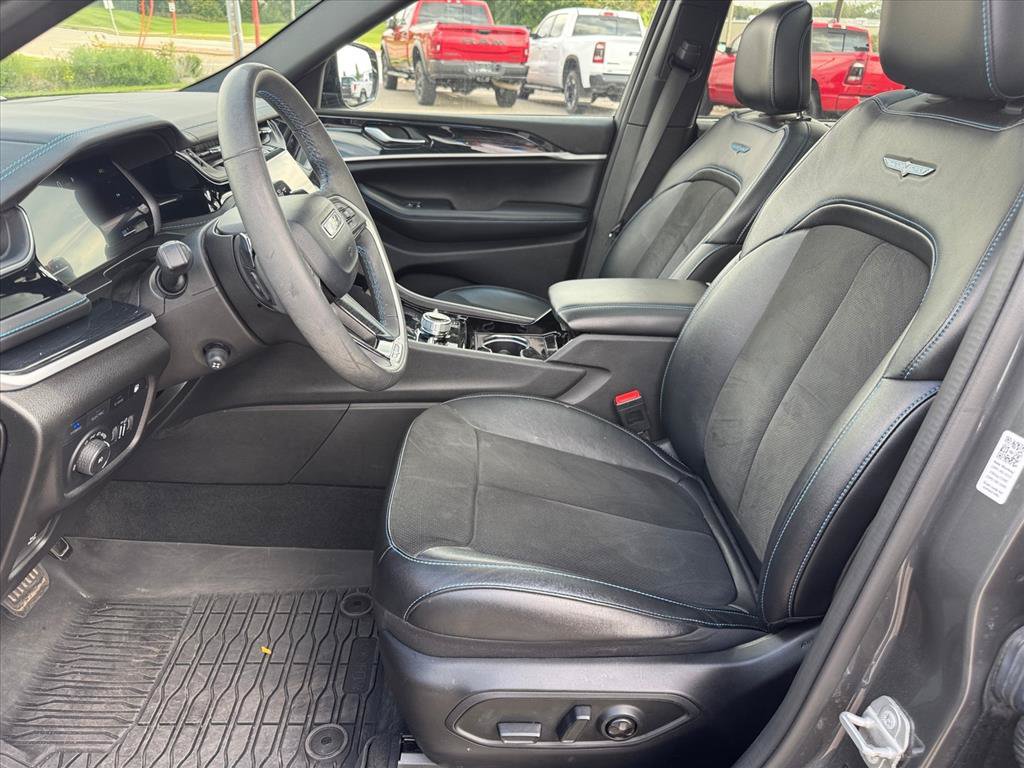 Used 2022 Jeep Grand Cherokee Trailhawk w/ Advanced Protech Group II AWD/4WD image 10