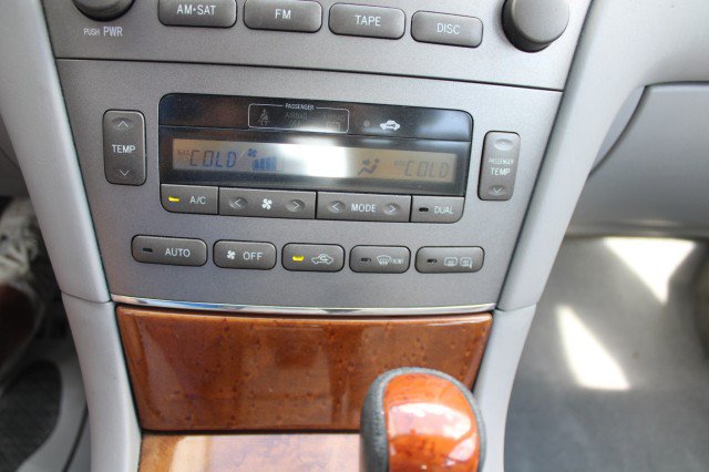 Used 2005 Lexus ES 330 FWD image 25