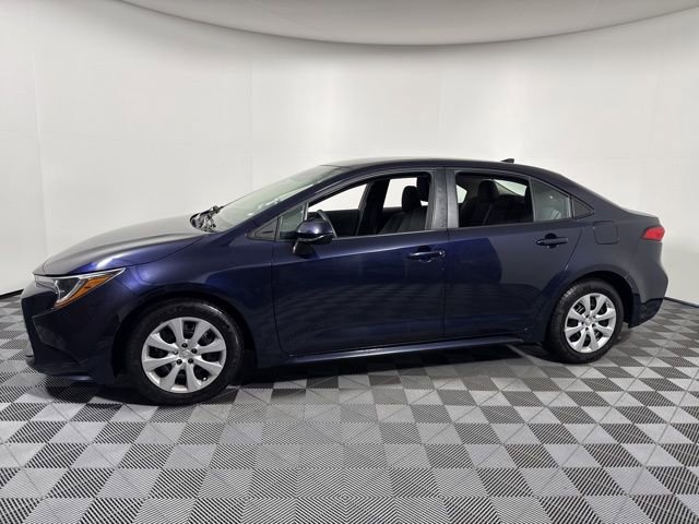 Used 2024 Toyota Corolla LE image 3
