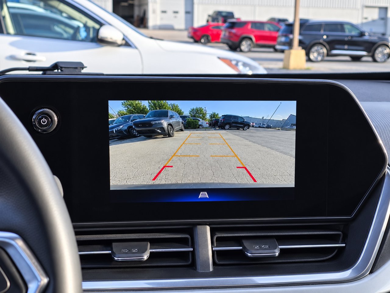 Certified 2024 Chevrolet Trax LT w/ Sunroof Package FWD image 15