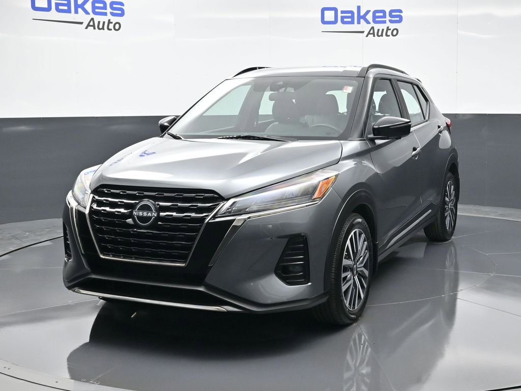 Used 2023 Nissan Kicks SR w/ SR Premium Package image 4