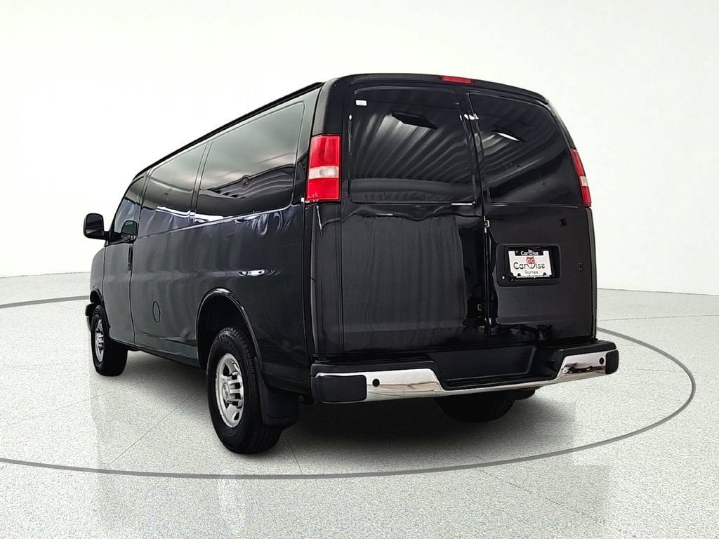 Used 2018 Chevrolet Express 2500 w/ Driver Convenience Package RWD image 6