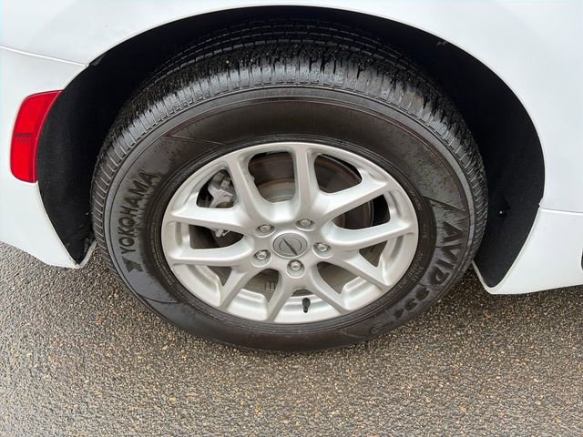 Used 2024 Chrysler Pacifica Touring-L FWD image 16