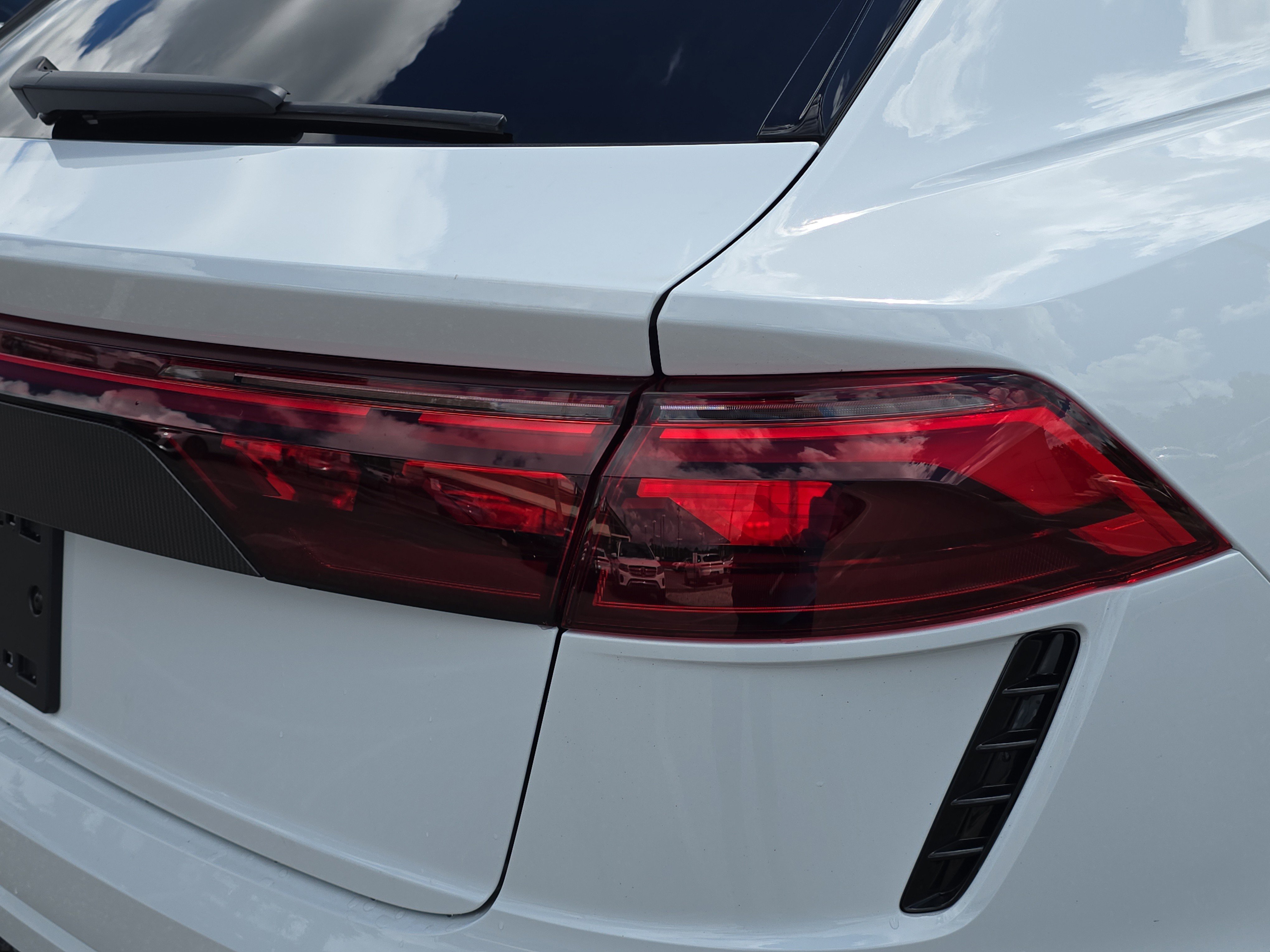 New 2025 Audi RS Q8 performance image 7