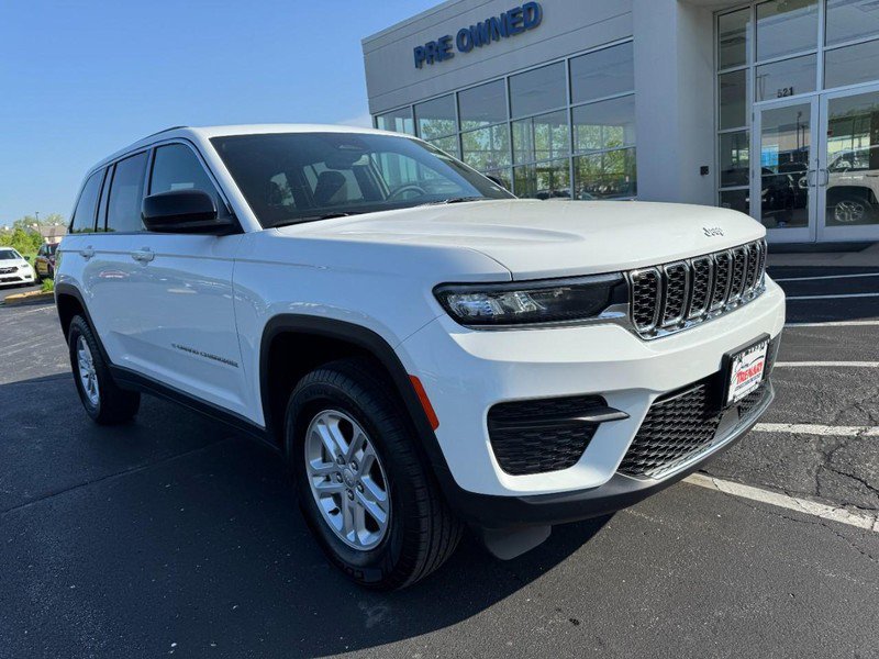 Used 2024 Jeep Grand Cherokee Laredo w/ Luxury Tech Group I image 2