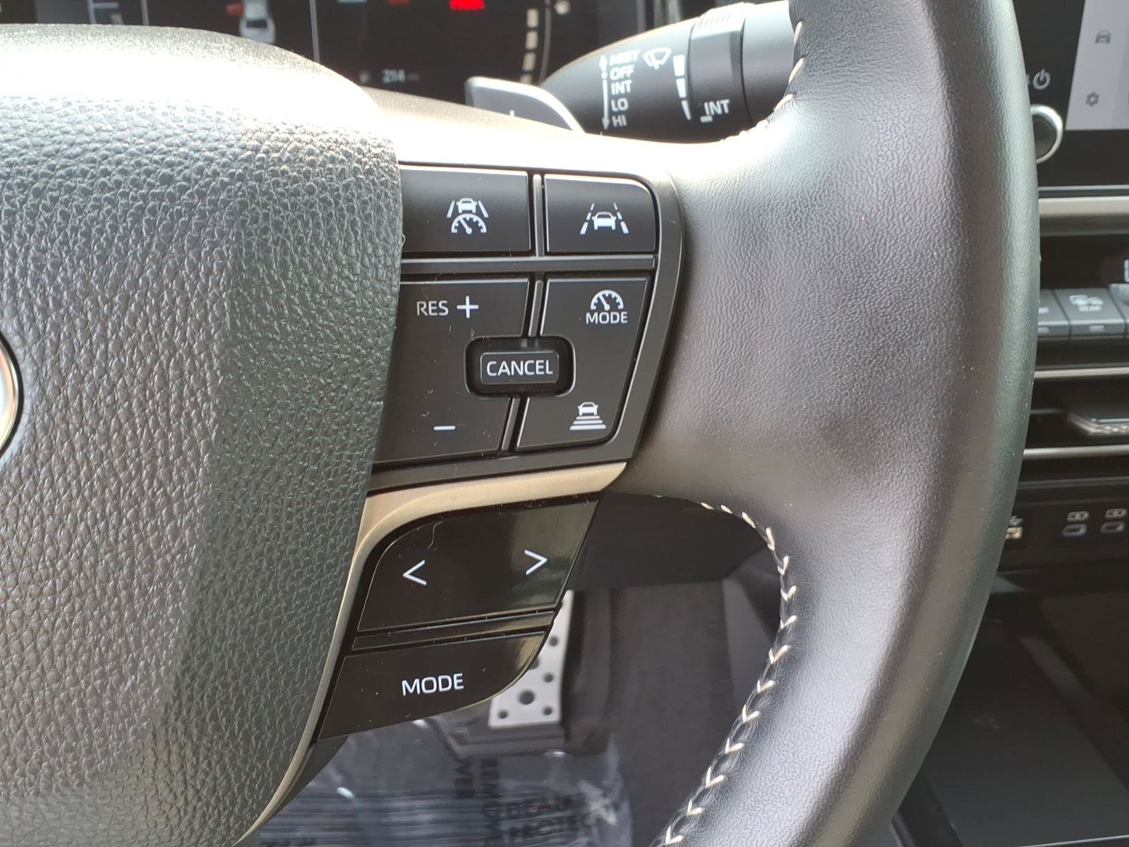 Used 2025 Toyota Camry SE FWD image 16