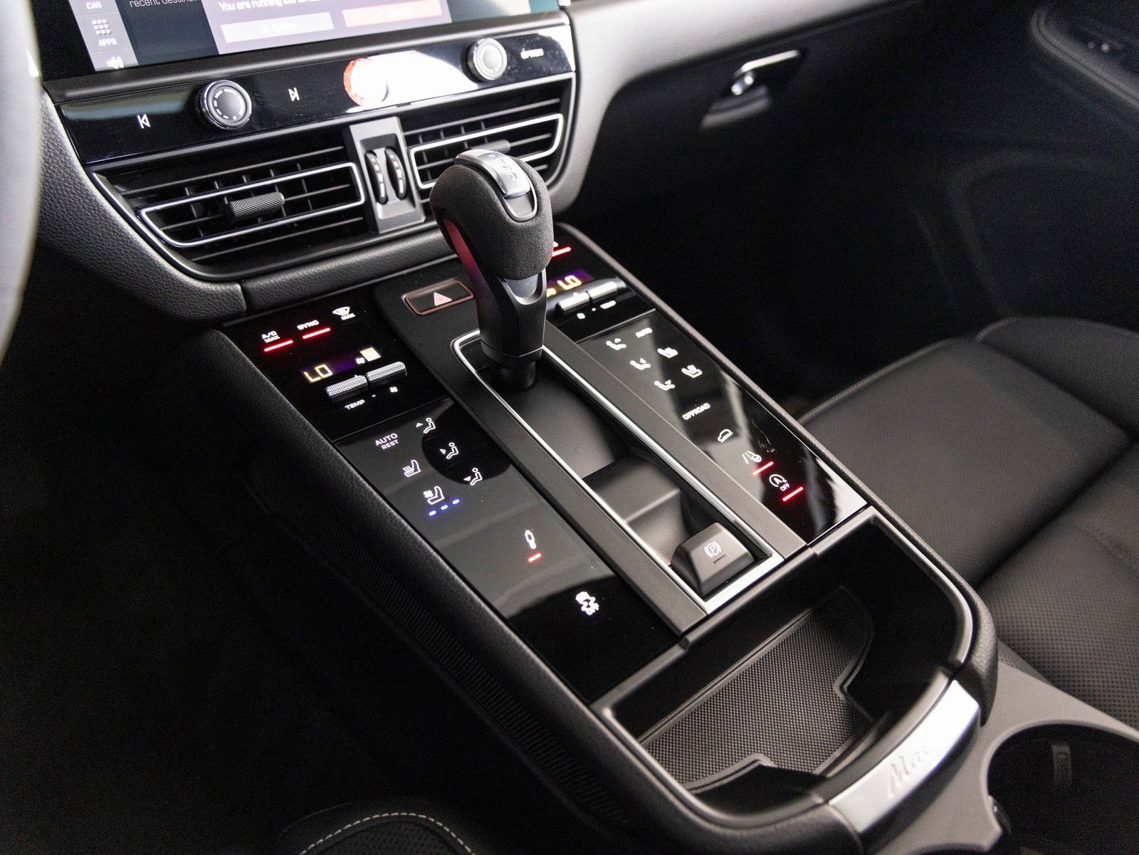 New 2025 Porsche Macan Turbo image 17