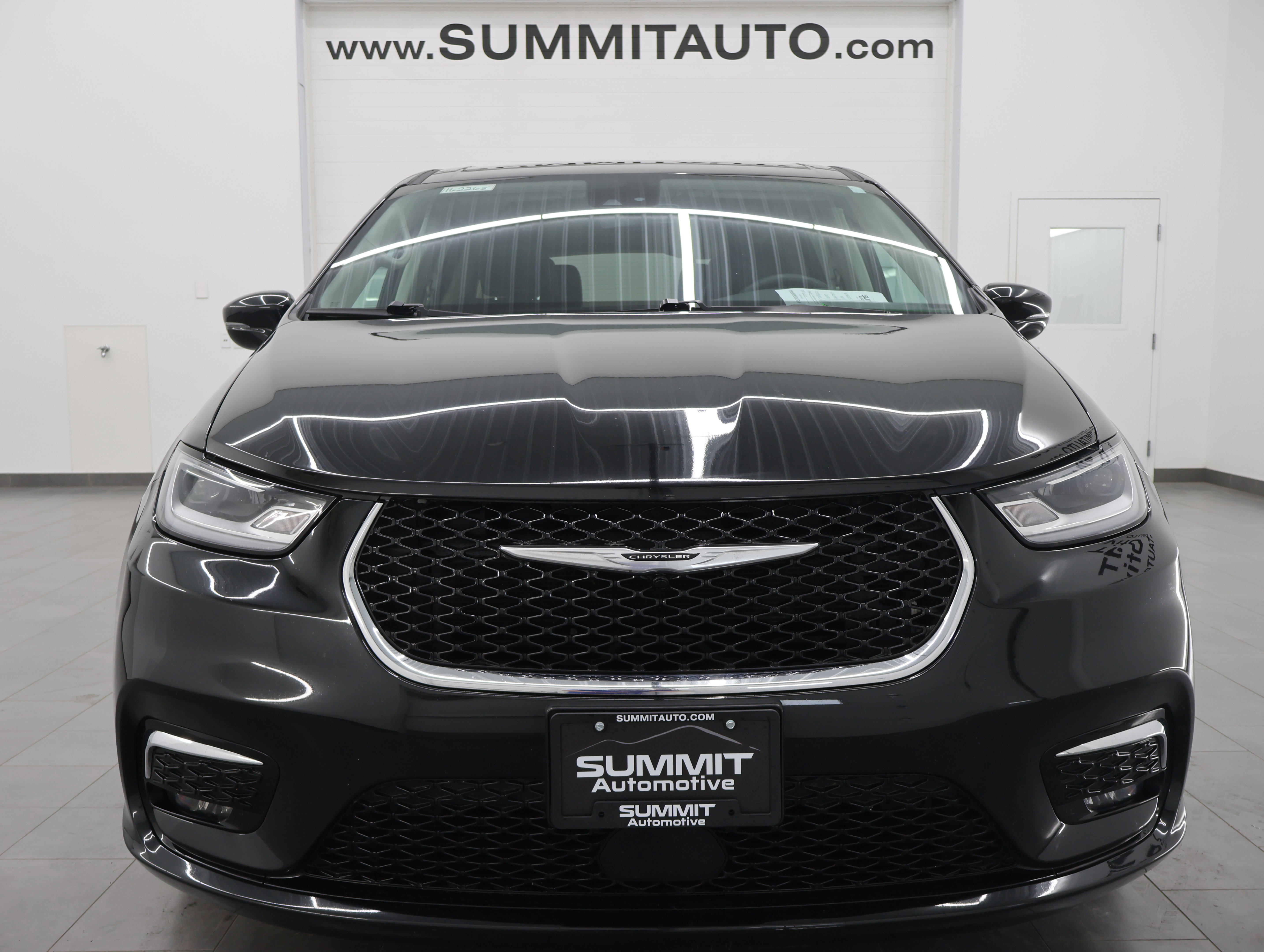 Used 2024 Chrysler Pacifica Touring-L FWD image 21