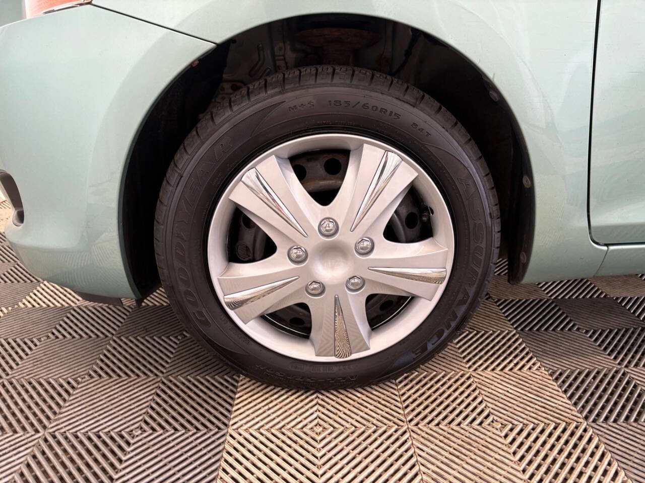 Used 2009 Toyota Yaris Sedan image 24