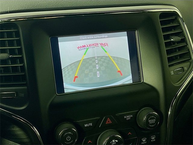 Used 2020 Jeep Grand Cherokee Laredo image 17