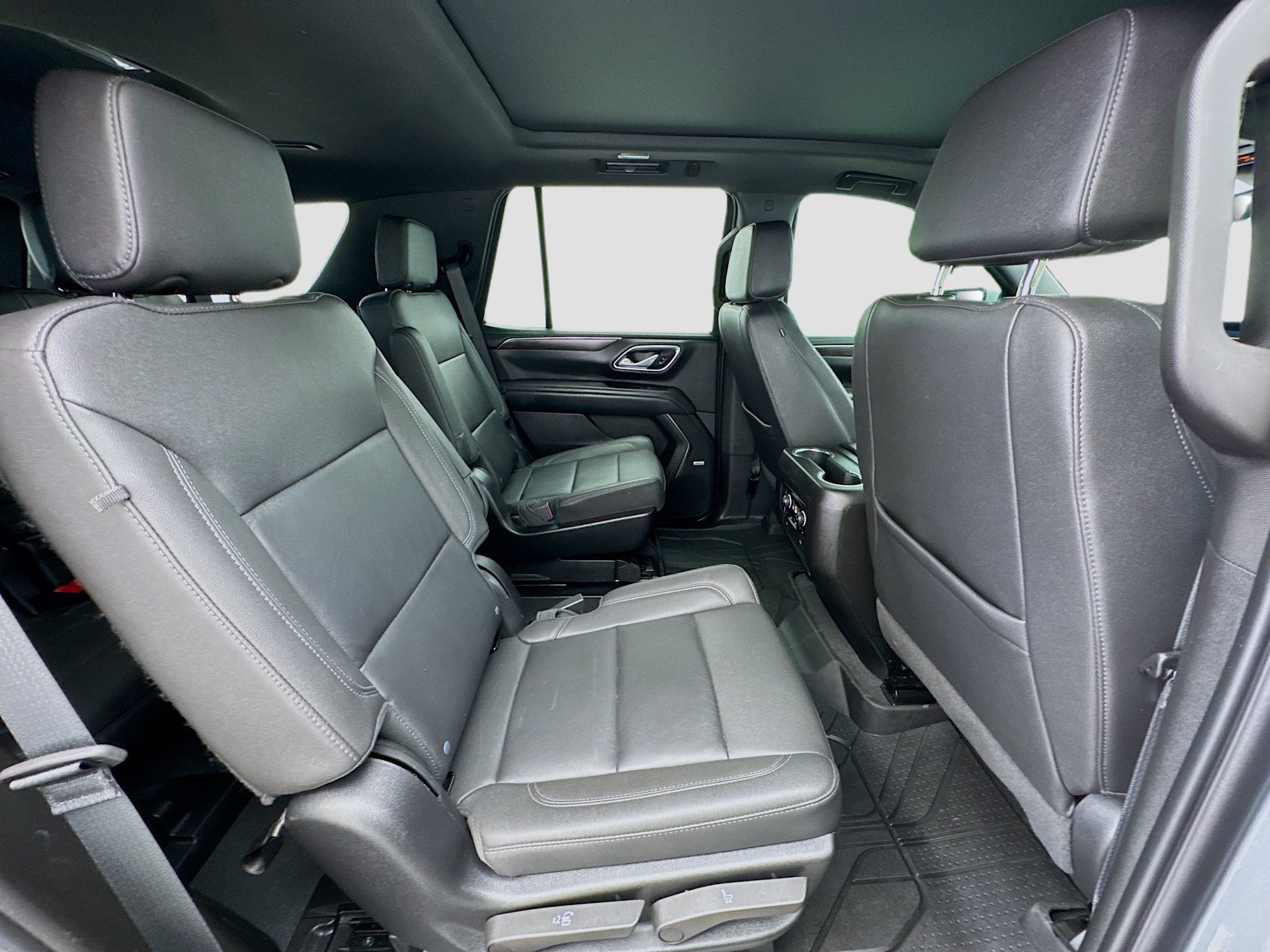 Used 2024 Chevrolet Tahoe Z71 w/ Luxury Package AWD/4WD image 20
