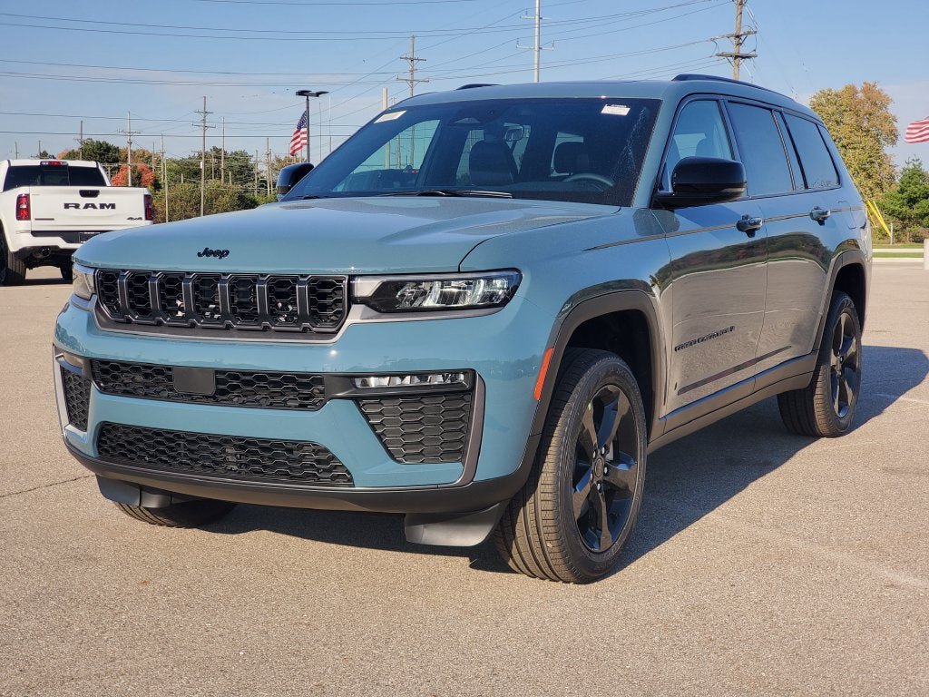 New 2027 Jeep Grand Cherokee L Limited w/ Limited Altitude Package AWD/4WD image 2