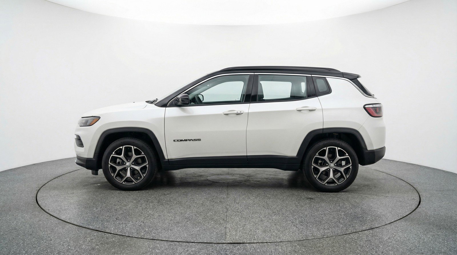 Used 2025 Jeep Compass Limited image 3
