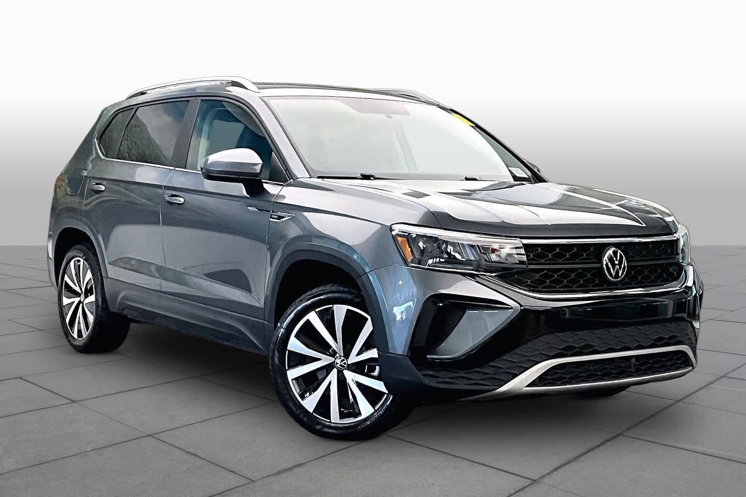 Used 2022 Volkswagen Taos SE FWD image 3