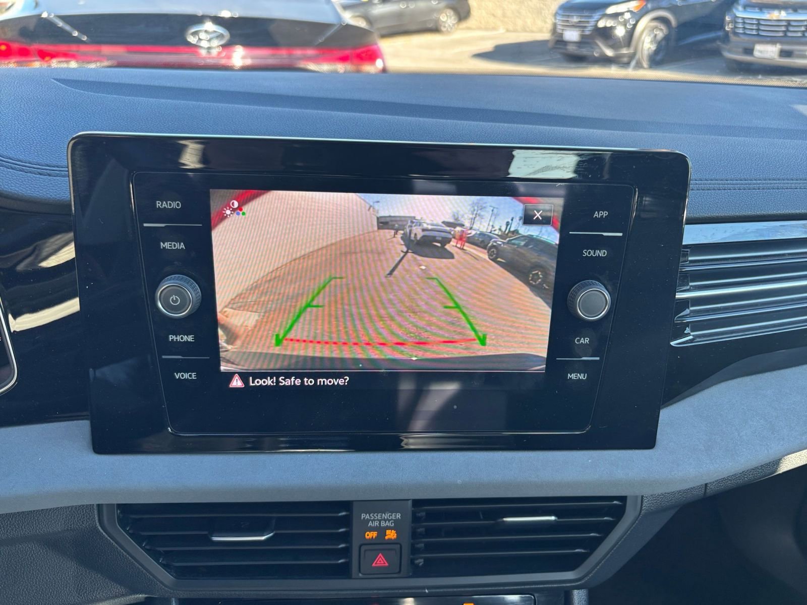 Used 2025 Volkswagen Jetta SE image 17