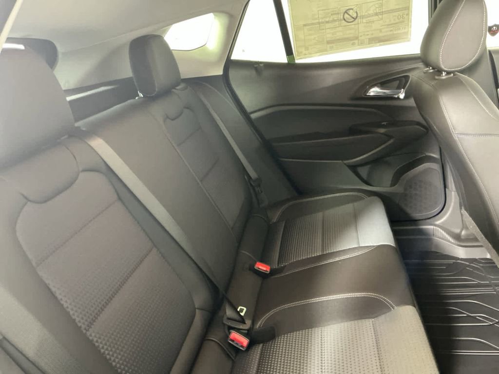 New 2026 Chevrolet Trax LT w/ Driver Confidence Package image 9