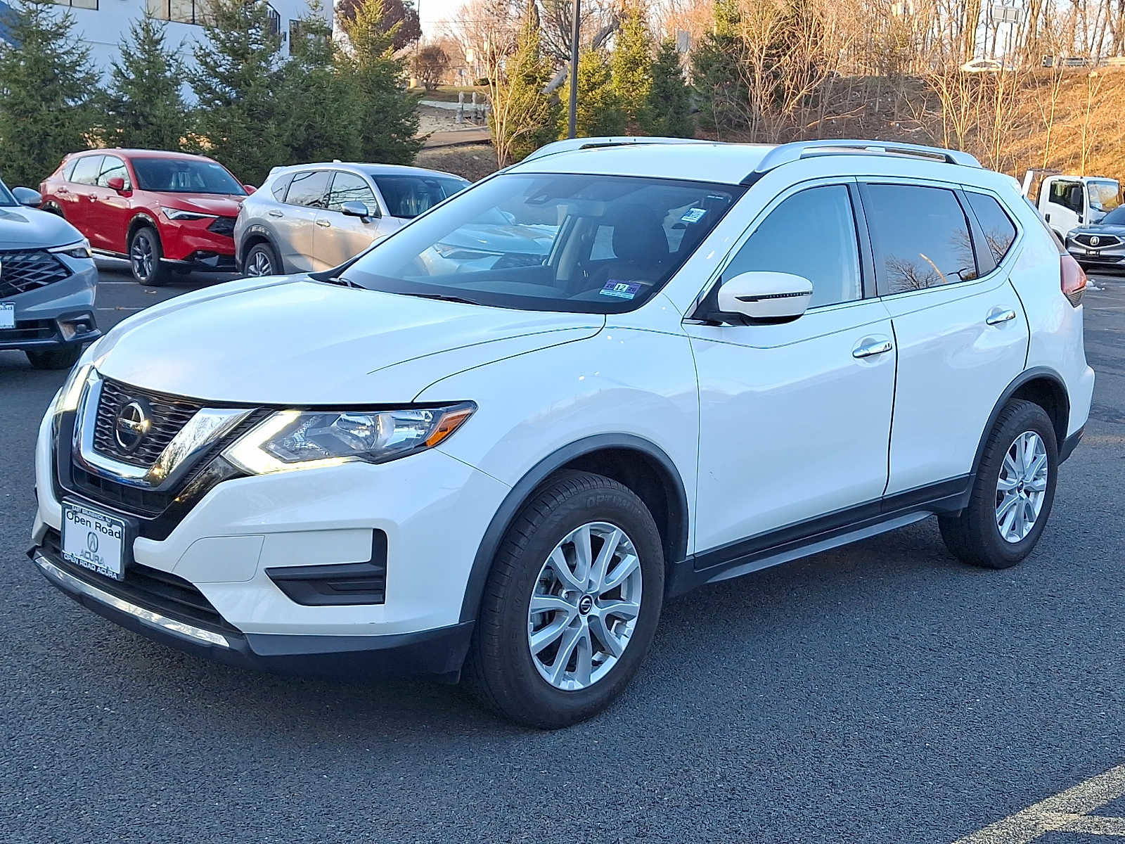 Used 2020 Nissan Rogue SV image 3