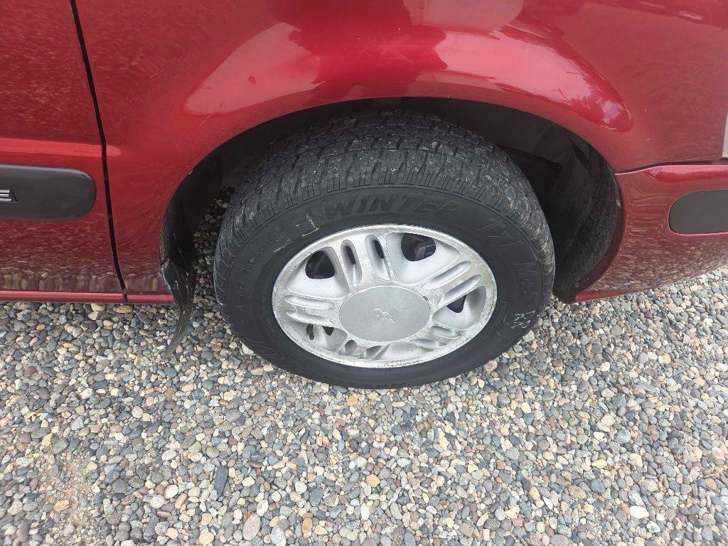 Used 2001 Chevrolet Venture LS FWD image 17