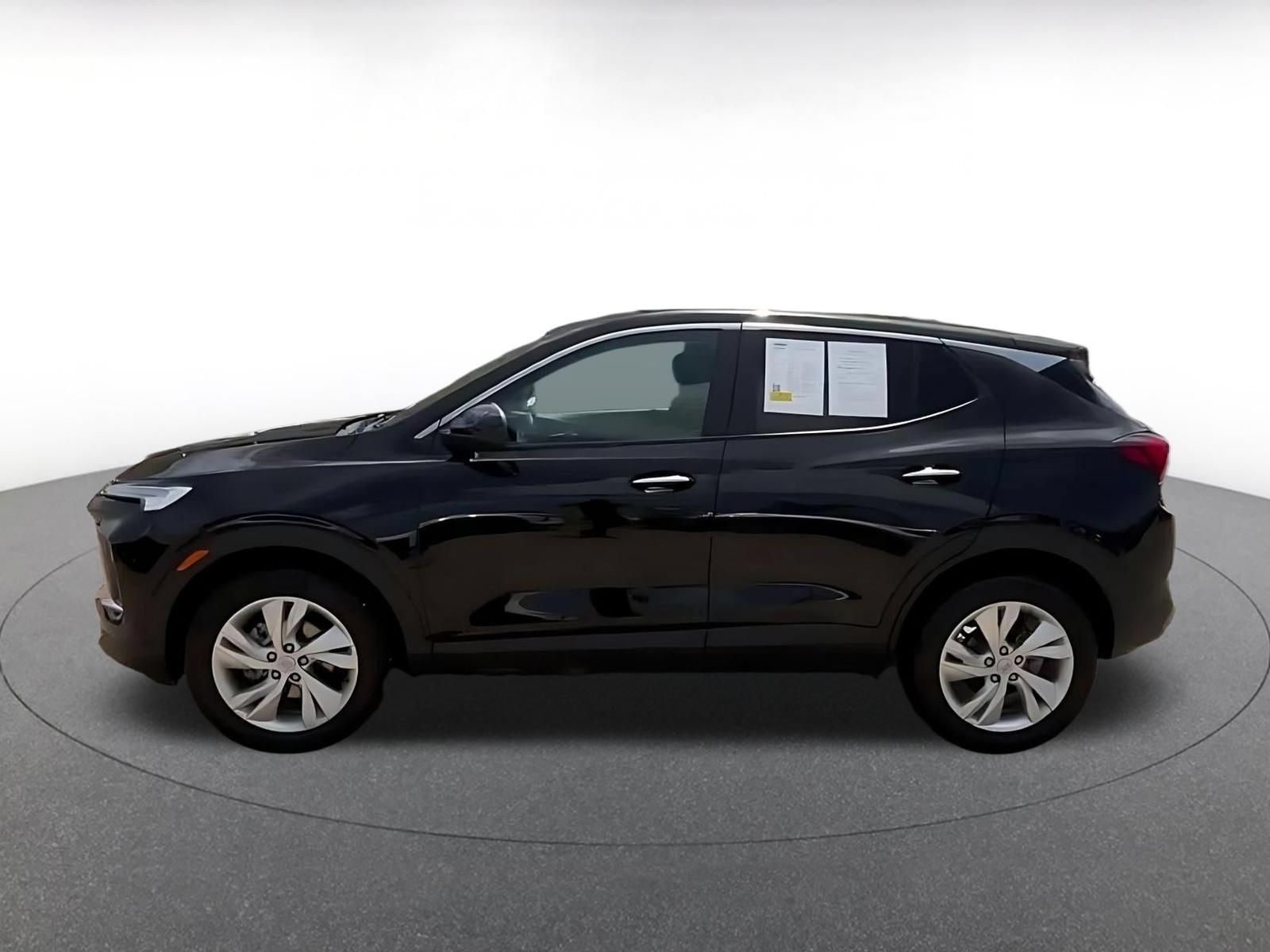 Used 2025 Buick Encore GX Preferred AWD/4WD image 9