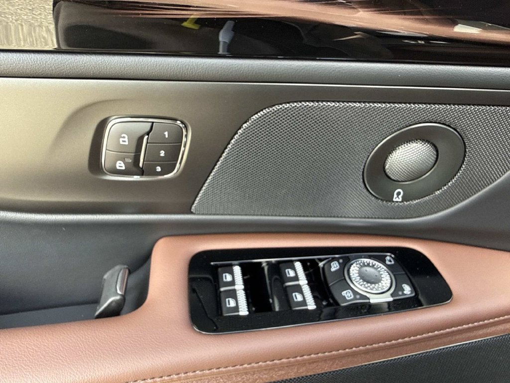 New 2026 Lincoln Nautilus Reserve AWD/4WD image 19