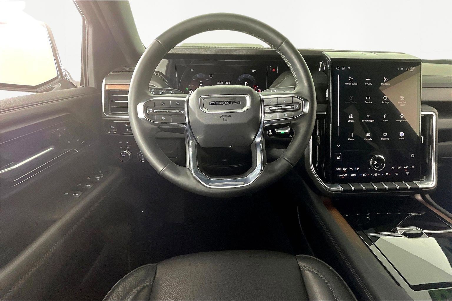 Used 2025 GMC Yukon XL Denali image 8